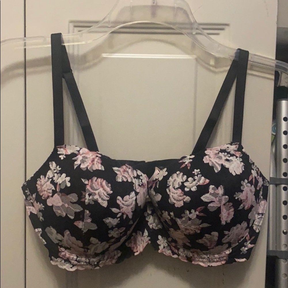 Like new push up bra. Size 36 DD.